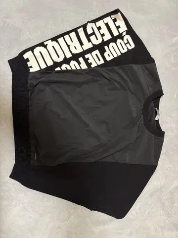 애니에스베 T셔츠