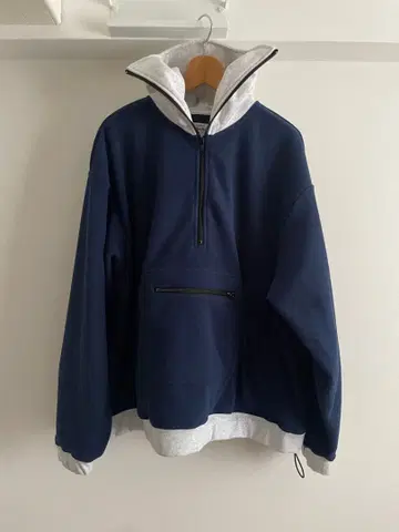 새상품 미사용 시착만 한 상품 RWCHE 로치 플리스 맨투맨 후드티 신상