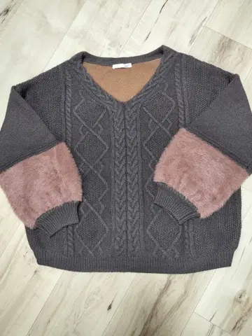 AuieF 그레이 V넥 니트 스웨터 38