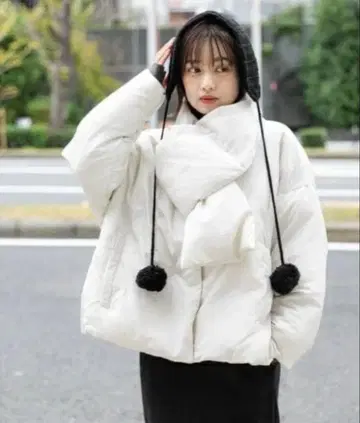 SENSE OF PLACE 어반 리서치 다운 코트 심리스 머플러 포함