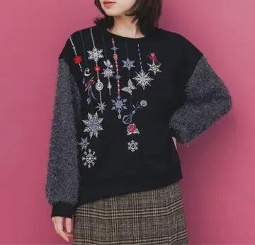 [] 눈꽃송이 가랜드 자수 x 페더 니트