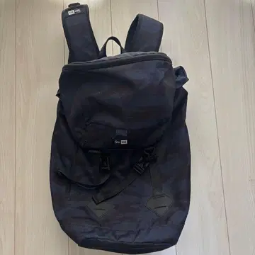 [ 새상품급 ] NEWERA 뉴에라 백팩 랙색 백팩 35L