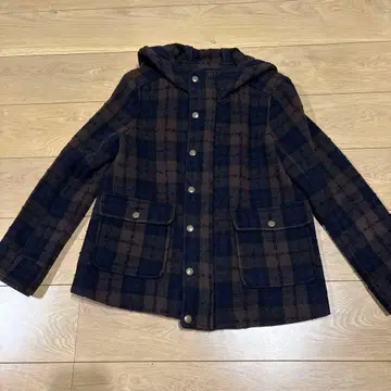 후드 부착 코트 네이비와 브라운 체크