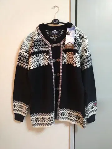 미사용 새상품 Norlander 노르딕 니트 가디건