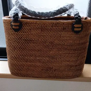 안도유 아타 바스켓백 브라운색