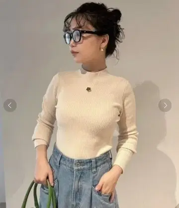 새상품급 릴리 브라운 x 마리콴트 하이넥 니트 화이트