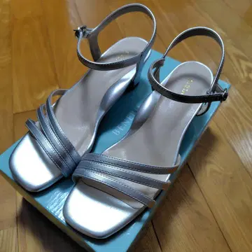 실버 샌들 베네비스