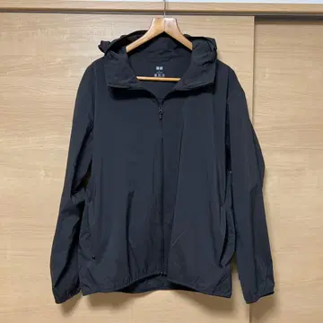 유니클로 포켓터블 후드티 남성용 L 블랙