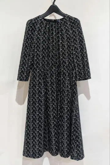 엠즈 그레이시 리본 무늬 올 패턴 원피스