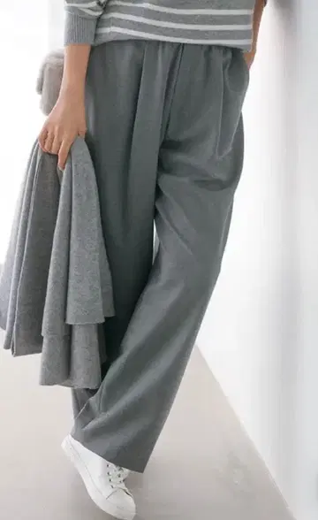 23구 내추럴 스트레치 사키소니 배럴 팬츠 그레이