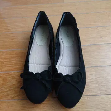 미사용 Rew de Rew 스캘럽 플랫 펌프스 블랙 L