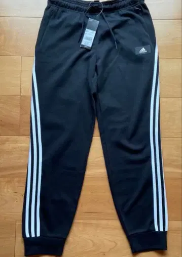 아디다스 쓰리 스트라이프 레귤러 핏 팬츠 블랙