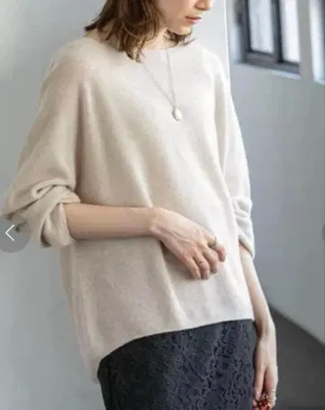 새상품급 NOBLE 파인 울 돌먼 니트