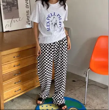 체크 무늬 맨투맨