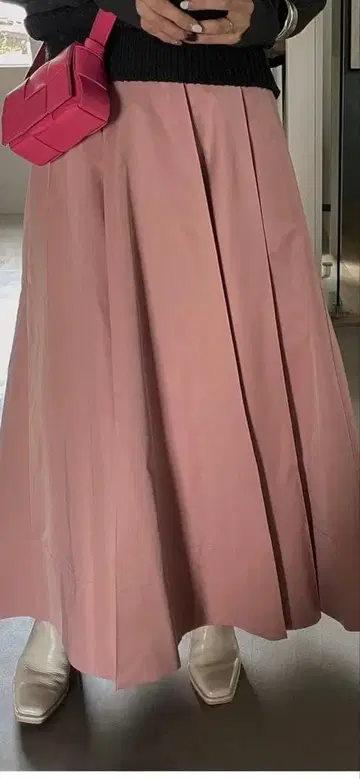 핑크 플레어 스커트 플리츠 디자인
