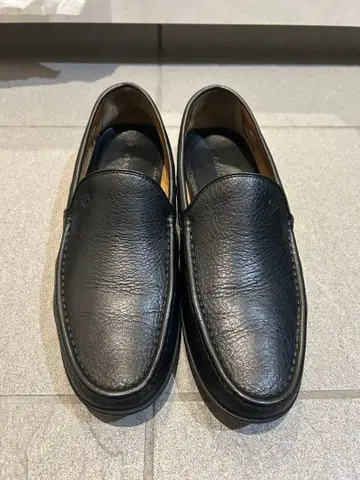 ARMANI 블랙 가죽 로퍼