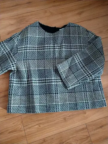 체크 무늬 박스 실루엣 긴팔