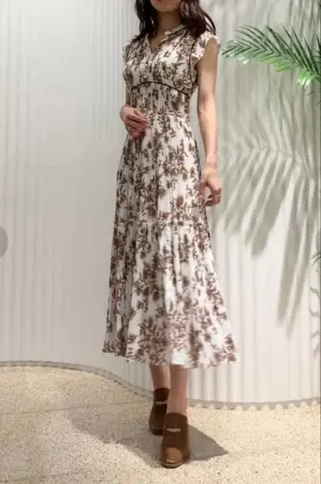 새상품급 snidel 프린트 플리츠 원피스