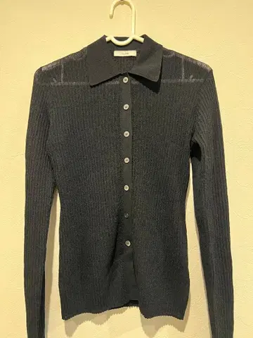 CLANE 블랙 버튼 니트 긴팔 사이즈 1