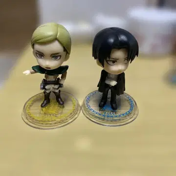 진격의 거인 엘빈 & 리바이 치비큥 캐릭터 세트
