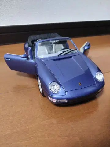 브라보 포르쉐 까레라 911 1993 모델 1/18 스케일