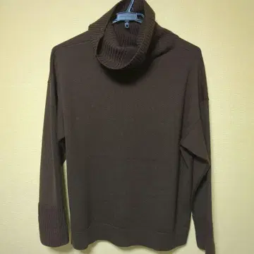 새상품급 MACKINTOSH LONDON 브라운 터틀넥 사이즈 44