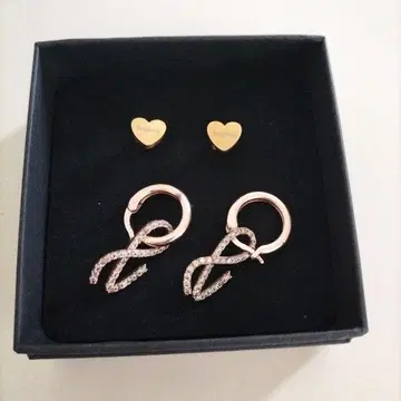 정국 귀걸이 2점