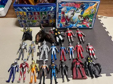 울트라맨 피규어 묶음 판매 Box 포함