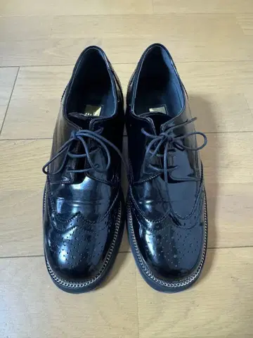 [ Le Talon GRISE ] 22cm 블랙 에나멜 레이스업 슈즈