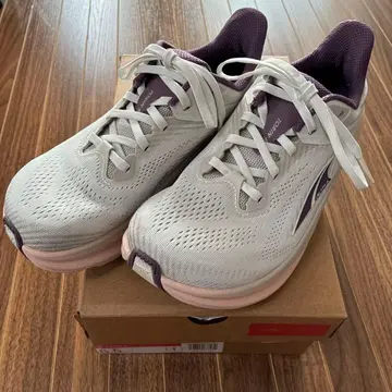 ALTRA TORIN 8 (토린 8) 우먼