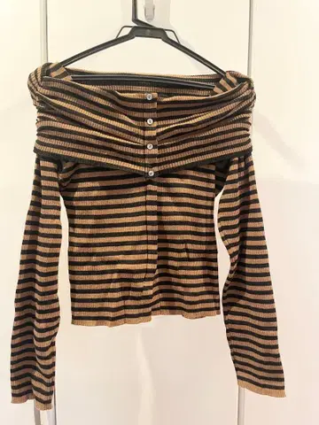 mystic 오프숄더 스트라이프 니트 F 사이즈