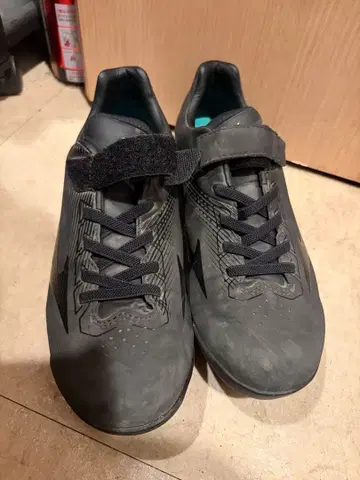 미즈노 블랙 스파이크 23.5