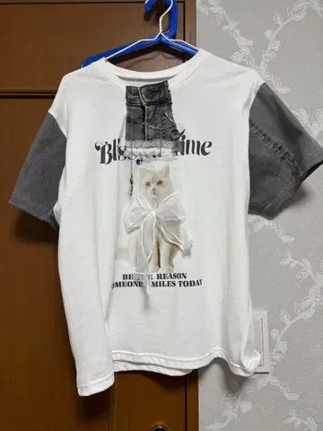 리메이크 고양이 프린트 리본 포함 T셔츠