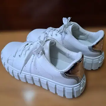 여성용 24cm 통굽 스니커즈 1회 착용