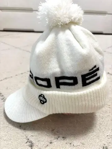 준로페 폼폼 포함 니트캡