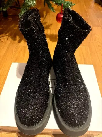 글리터 라메 믹스 블랙 통굽 숏부츠