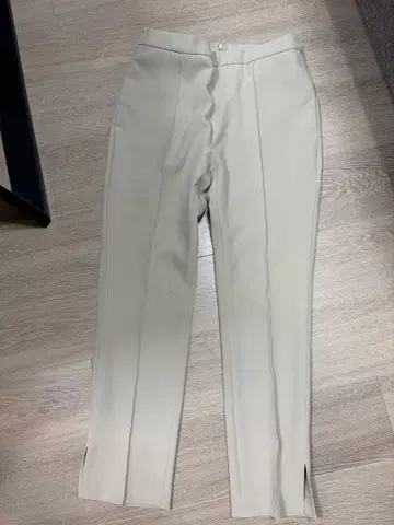 Mila Owen 베이지 슬릿 팬츠 M 사이즈 슬림