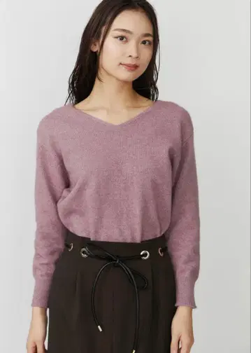 TONAL 라쿤 V넥 니트 핑크