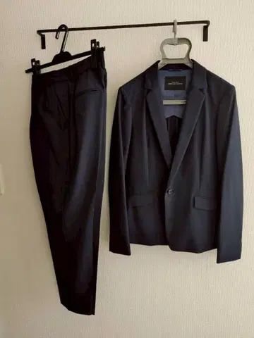 그린 레이블 릴랙싱 네이비 수트