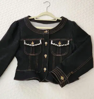 갤러리 비스콘티 비즈 장식 블랙 데님 자켓