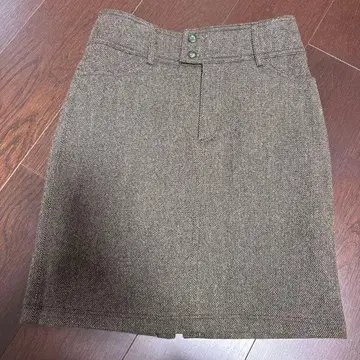 그린 계열 타이트 스커트 슬릿 포함