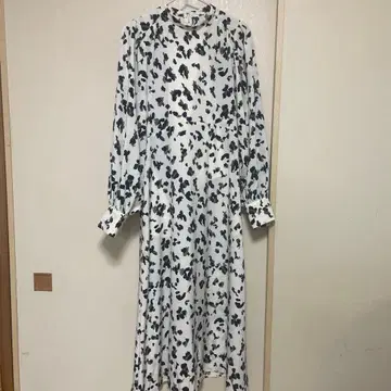 플라스테 올 패턴 긴팔 원피스 화이트 M size