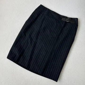 어도어 블랙 스트라이프 타이트 스커트 무릎 기장