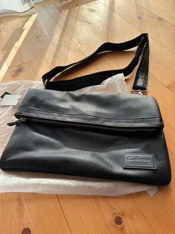 새상품 바디백 클러치백