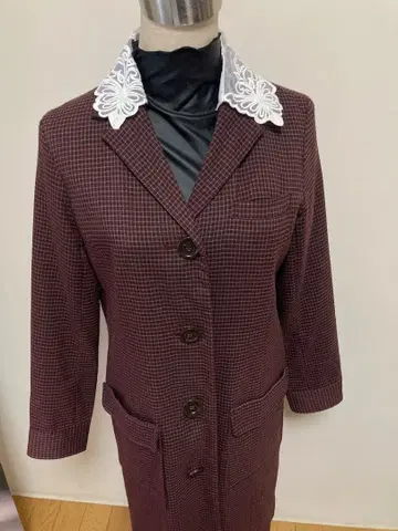 버건디 체크 롱 코트 어스뮤직에코로지 S 사이즈