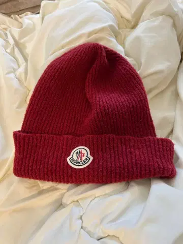 MONCLER 버건디 니트 모자