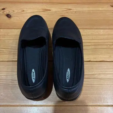MBT 블랙 로퍼 22.5cm