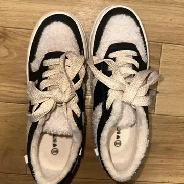 NINTHESHU 스니커즈 250 블랙/크림