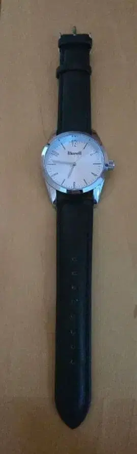 실버 아날로그 시계 블랙 가죽