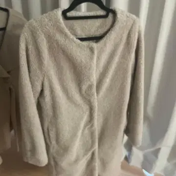 mystic 베이지 무스탕 코트 지퍼 포함